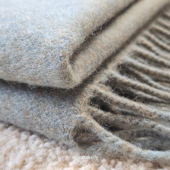 NWOT Insis Wool Scarf Oversized Sage Green - Picture 15 of 15